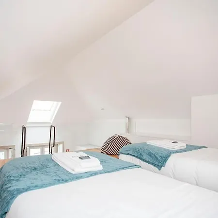 Apartment Liiiving In - Heart Of Mezzanine