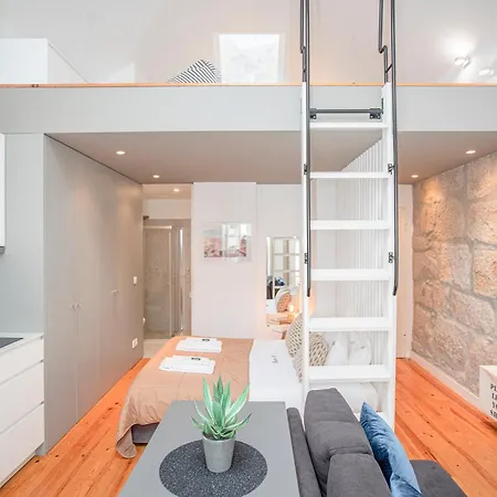Apartment Liiiving In - Heart Of Mezzanine *
