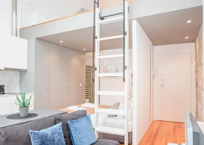 Liiiving In - Heart Of Mezzanine Apartment