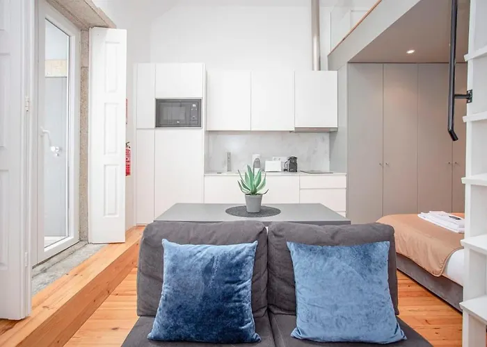 Liiiving In - Heart Of Mezzanine Apartment Porto