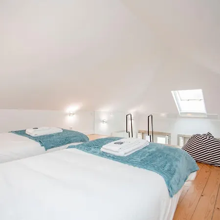 Liiiving In - Heart Of Mezzanine Apartment